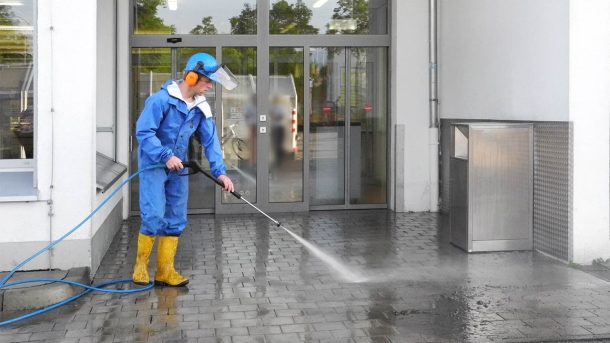 Spotless Portals: The Essential Role of Entrance Cleaning